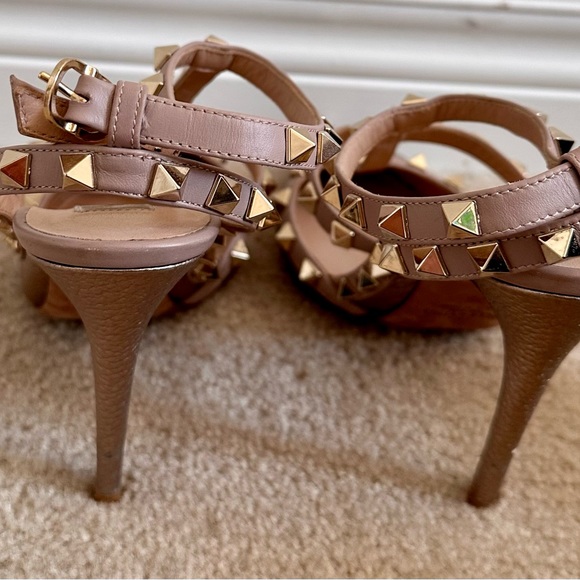 AUTHENTIC VALENTINO ROCK STUD CAGED HEELS - Picture 2 of 3
